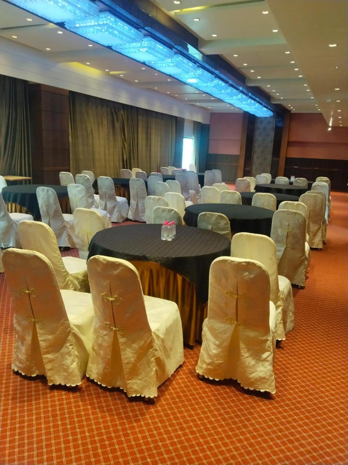 The President-A Boutique Hotel Ahmedabad Bagian luar foto