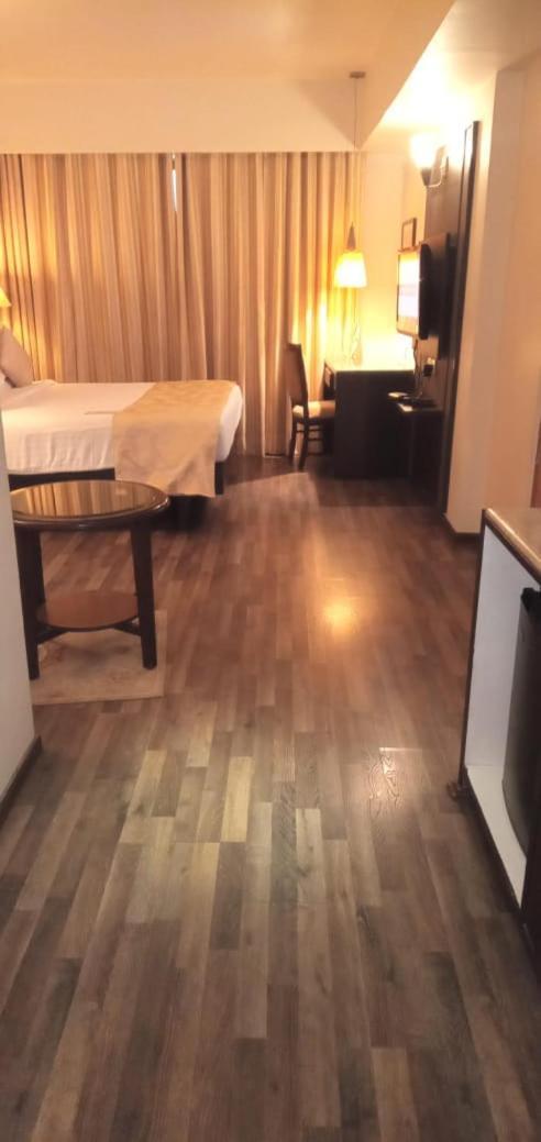 The President-A Boutique Hotel Ahmedabad Bagian luar foto