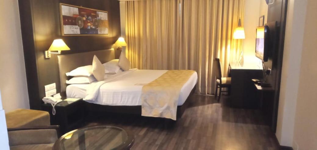 The President-A Boutique Hotel Ahmedabad Bagian luar foto