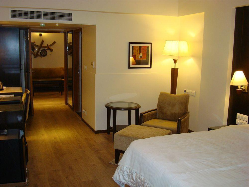 The President-A Boutique Hotel Ahmedabad Bagian luar foto