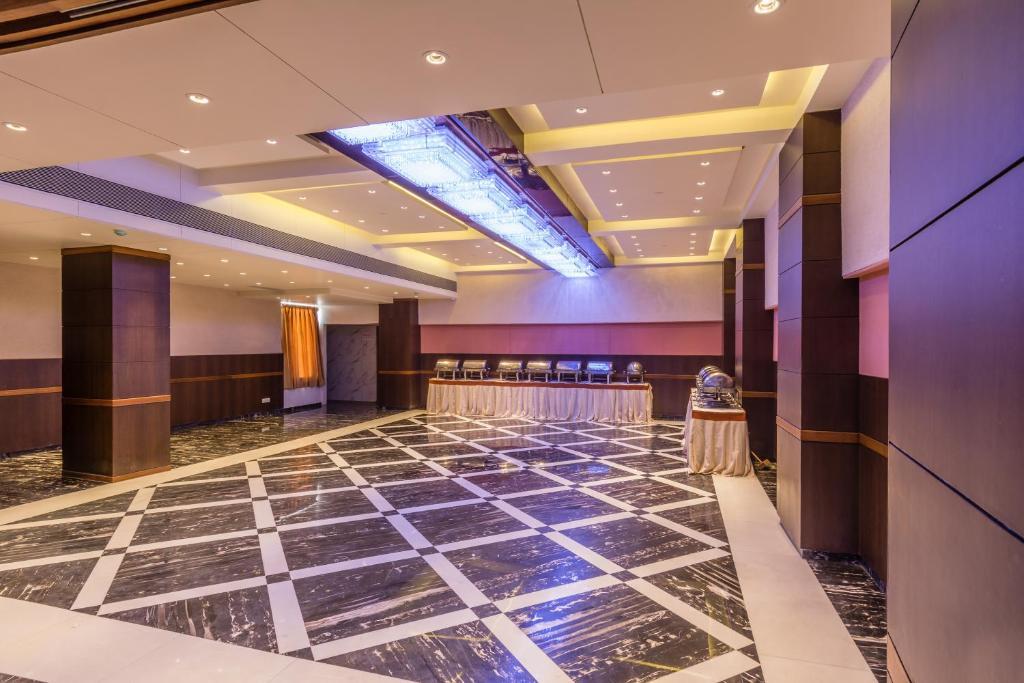 The President-A Boutique Hotel Ahmedabad Bagian luar foto
