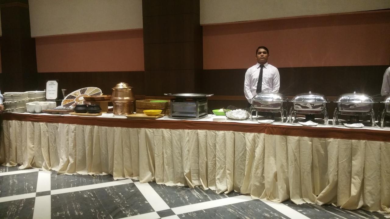 The President-A Boutique Hotel Ahmedabad Bagian luar foto