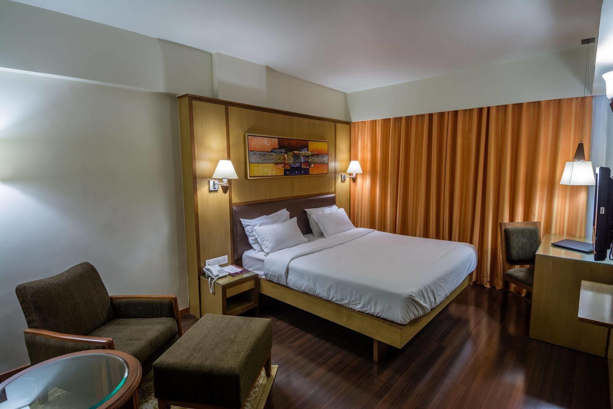 The President-A Boutique Hotel Ahmedabad Bagian luar foto