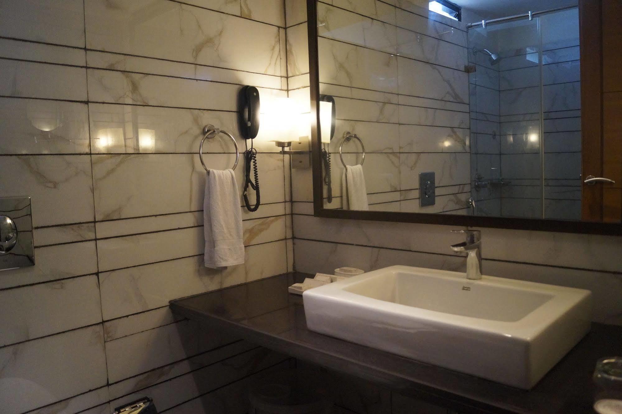 The President-A Boutique Hotel Ahmedabad Bagian luar foto