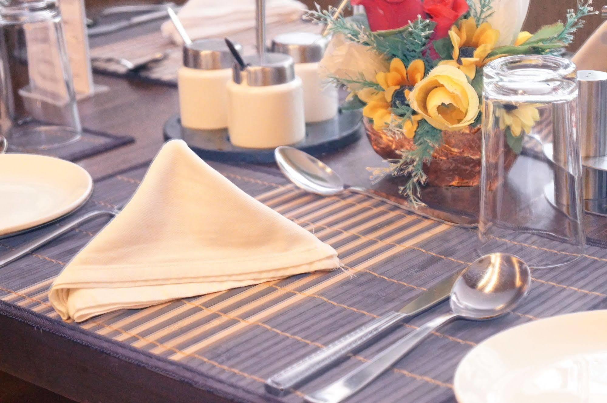 The President-A Boutique Hotel Ahmedabad Bagian luar foto